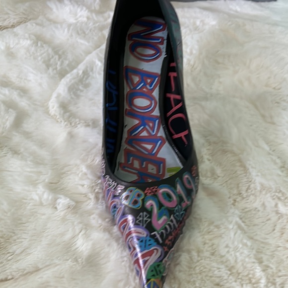 BALENCIAGA GRAFFITI KNIFE PUMPS , Limited edition , size 38.5 - Picture 2 of 9